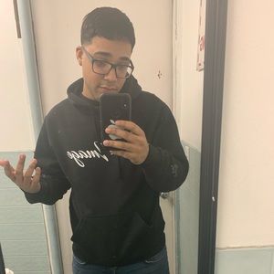 Meet your Posher, Gregory